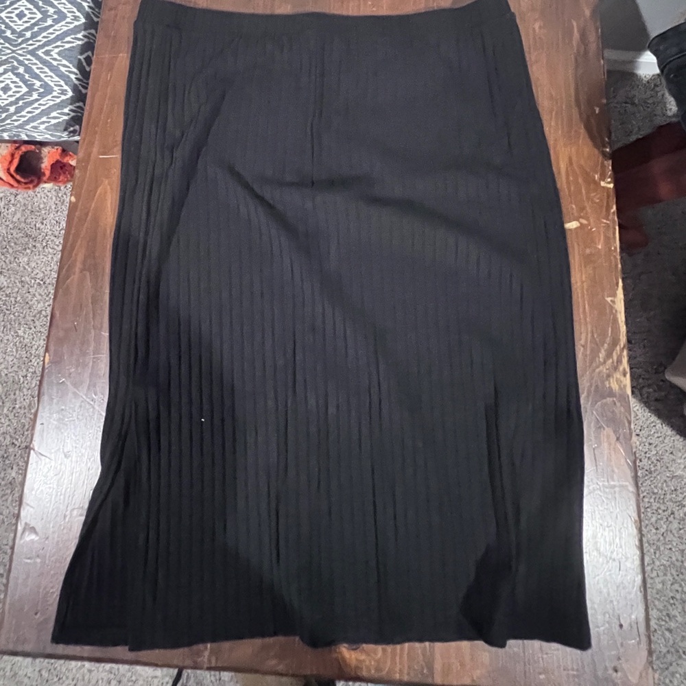 Old Navy Black Ribbed Knit Midi Skirt